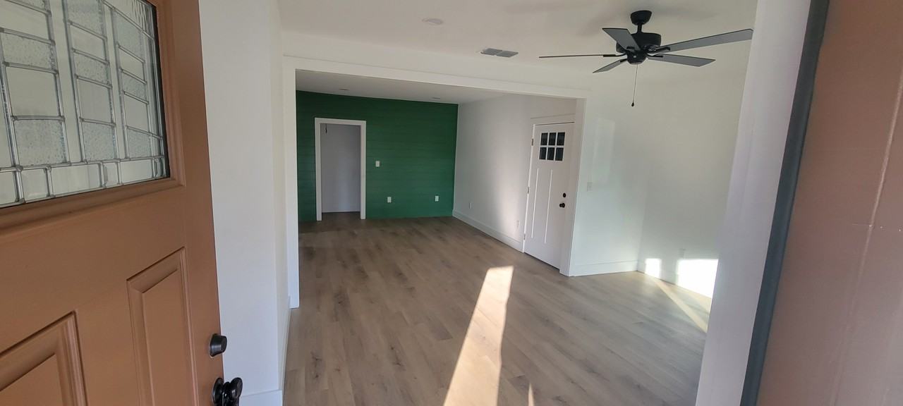 308 W Pine St #NA - Photo 2 of 20