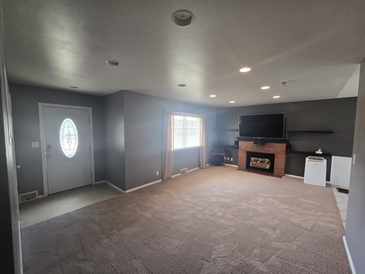 124 W Water St #1 - Photo 3 of 50