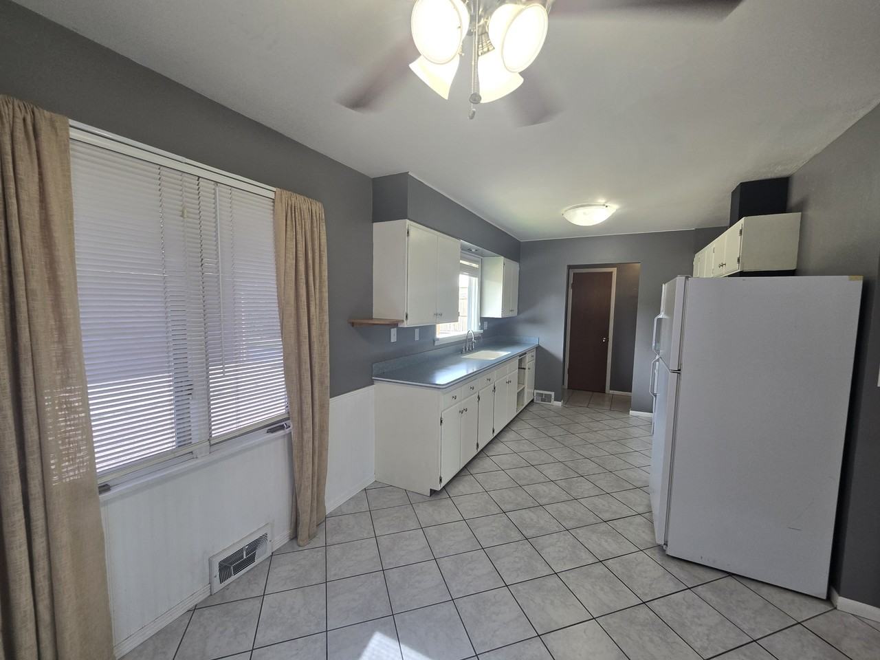 124 W Water St #1 - Photo 6 of 50