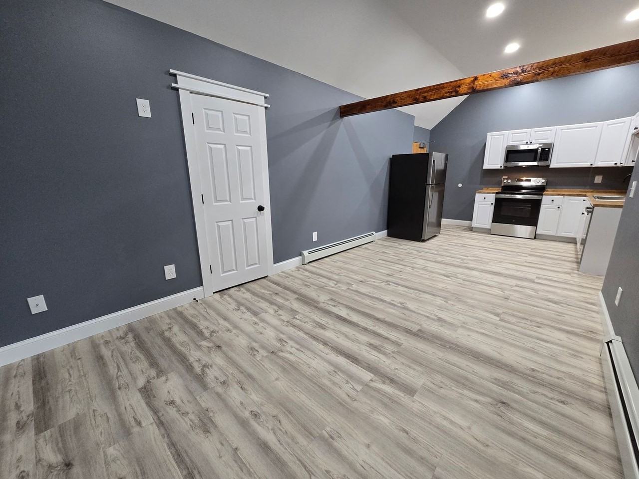 319 Main St - Photo 3 of 9