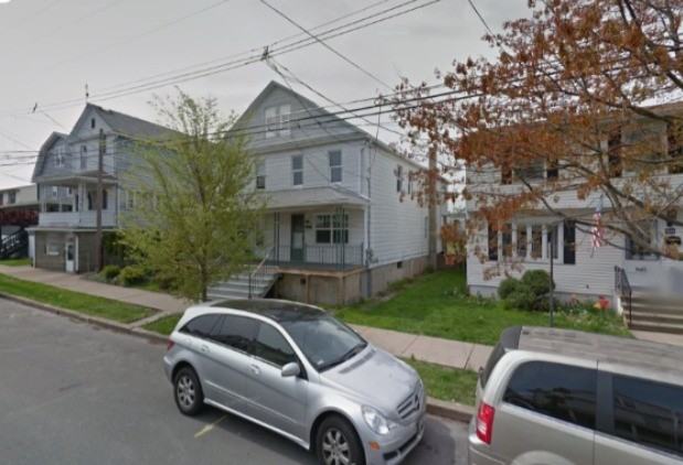 54 Penn St #54 - Photo 2 of 6