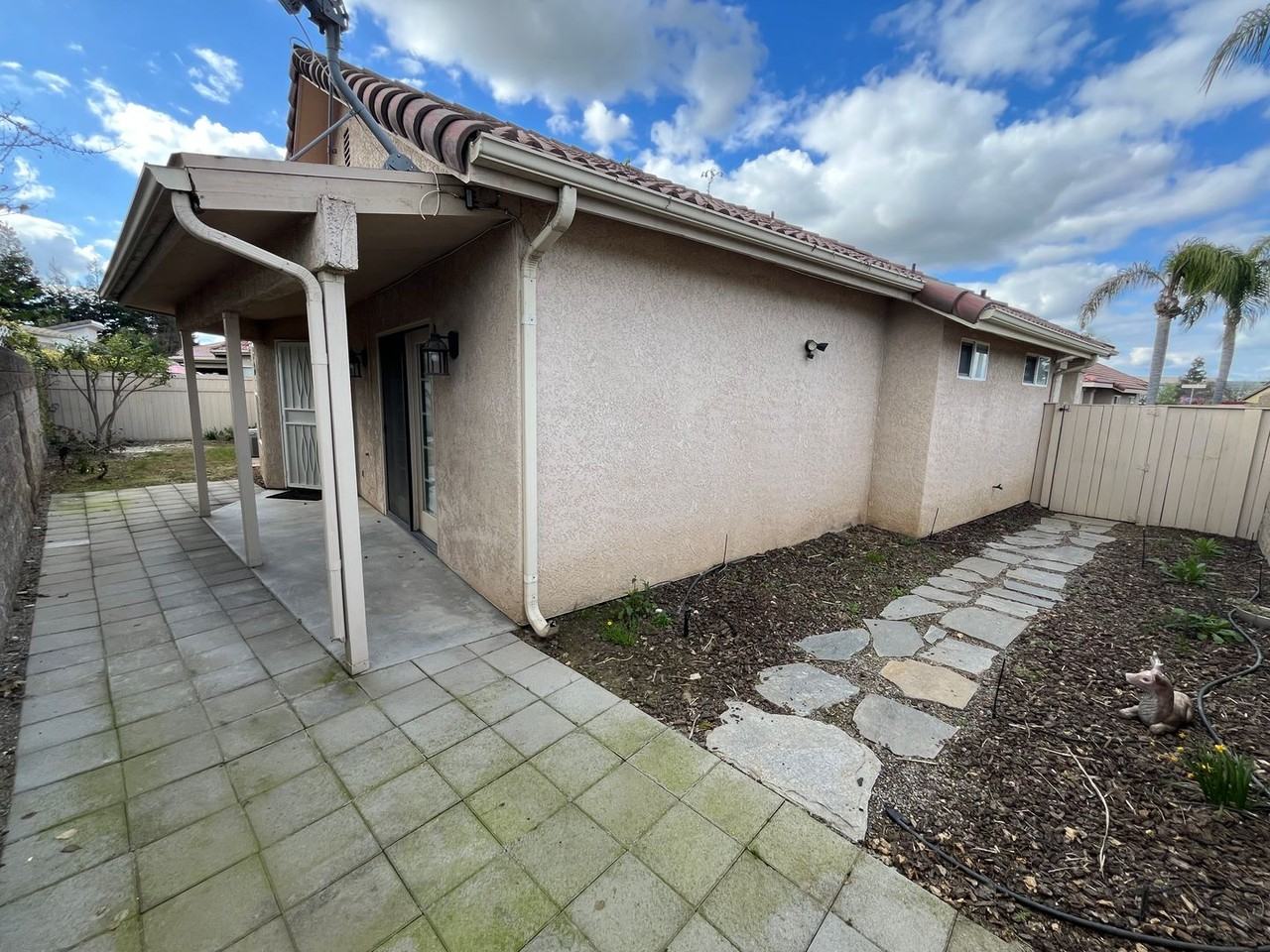 2421 Capitol Ct - Photo 2 of 2