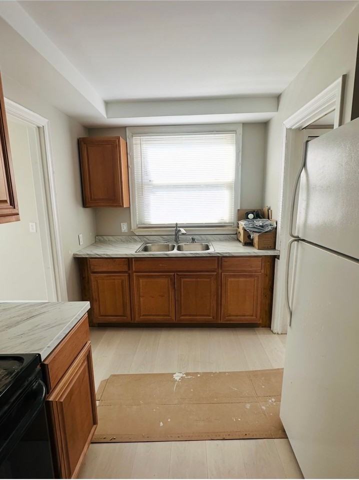 6021 Grandville Ave - Photo 4 of 8