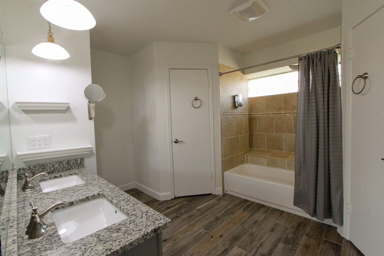 11505 Powder Mill Trl - Photo 2 of 26