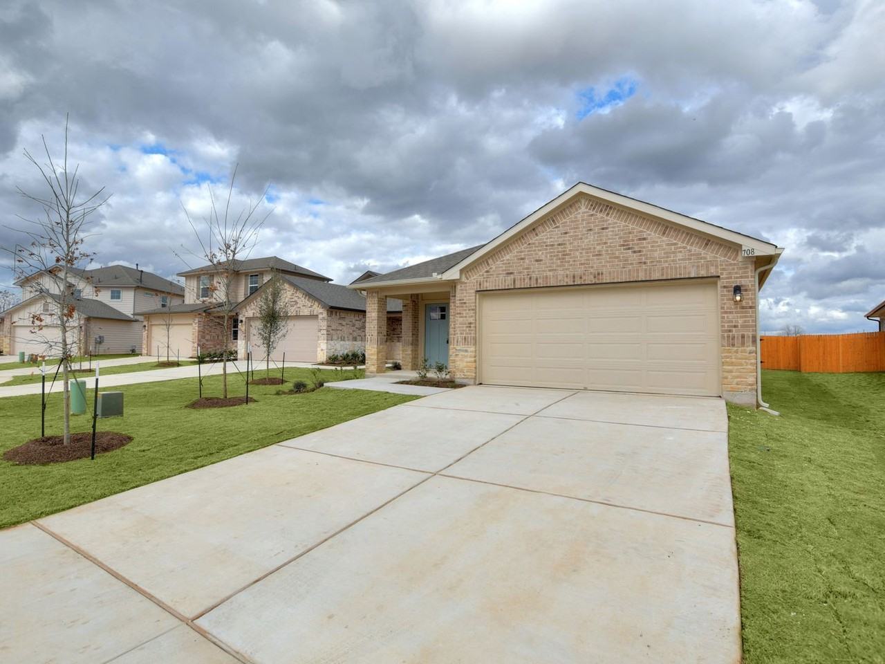 708 Roaring Fork Ln - Photo 5 of 50