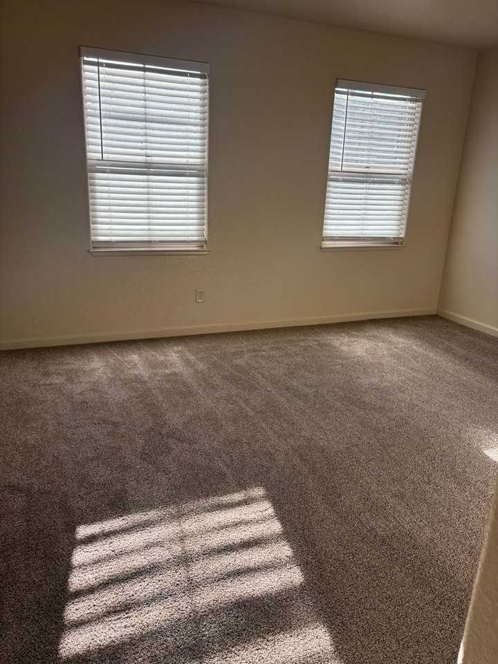 9th St. - 118-120 - Photo 7 of 8