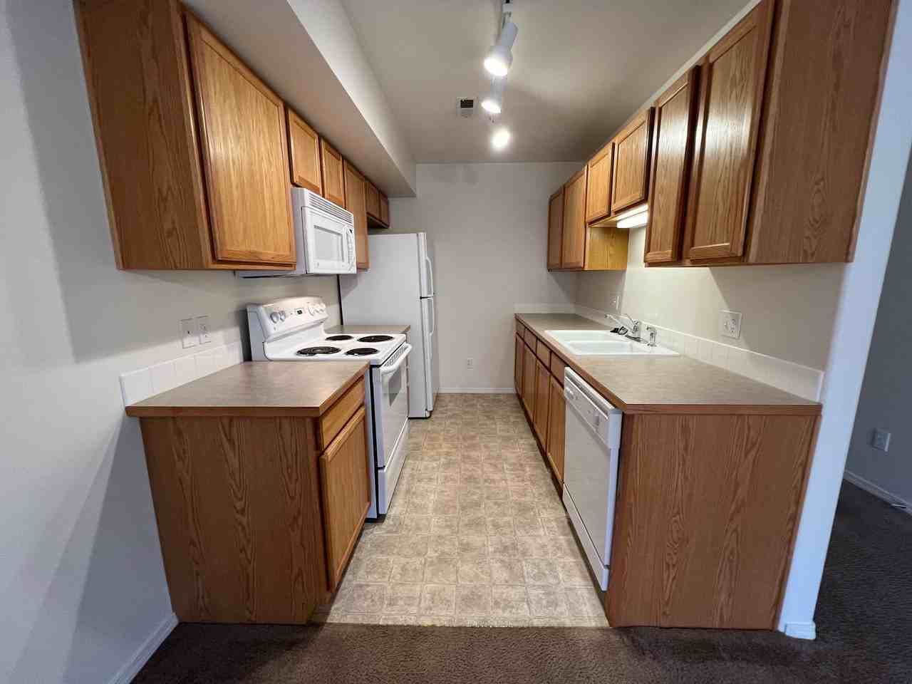 4075 N Abbey Rd - Photo 4 of 29