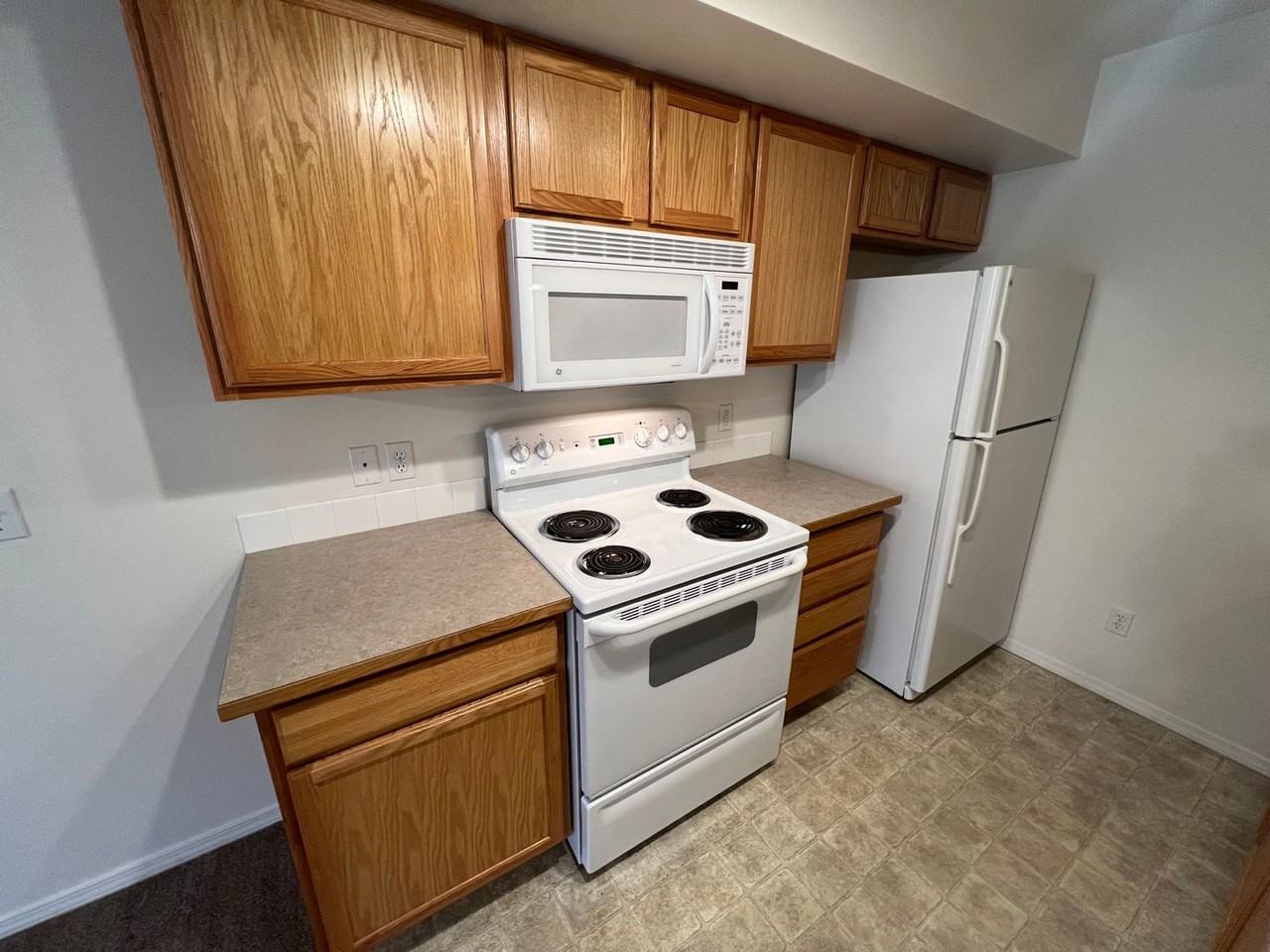 4075 N Abbey Rd - Photo 7 of 29