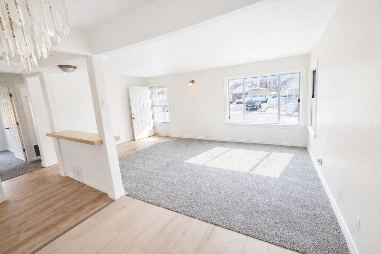 1083 E 460 S - Photo 3 of 12