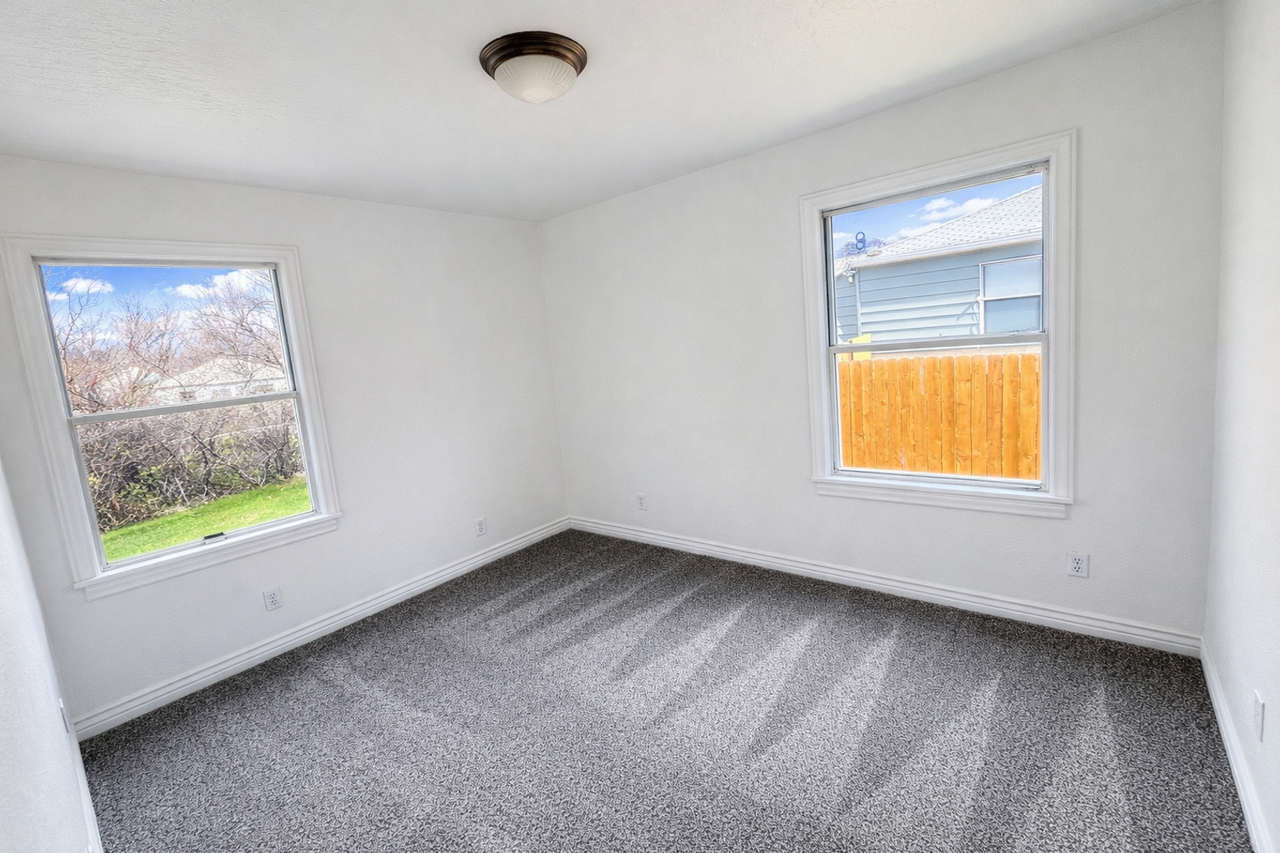 1083 E 460 S - Photo 7 of 12