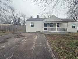 featured image of 2222 N Hillcrest Ave