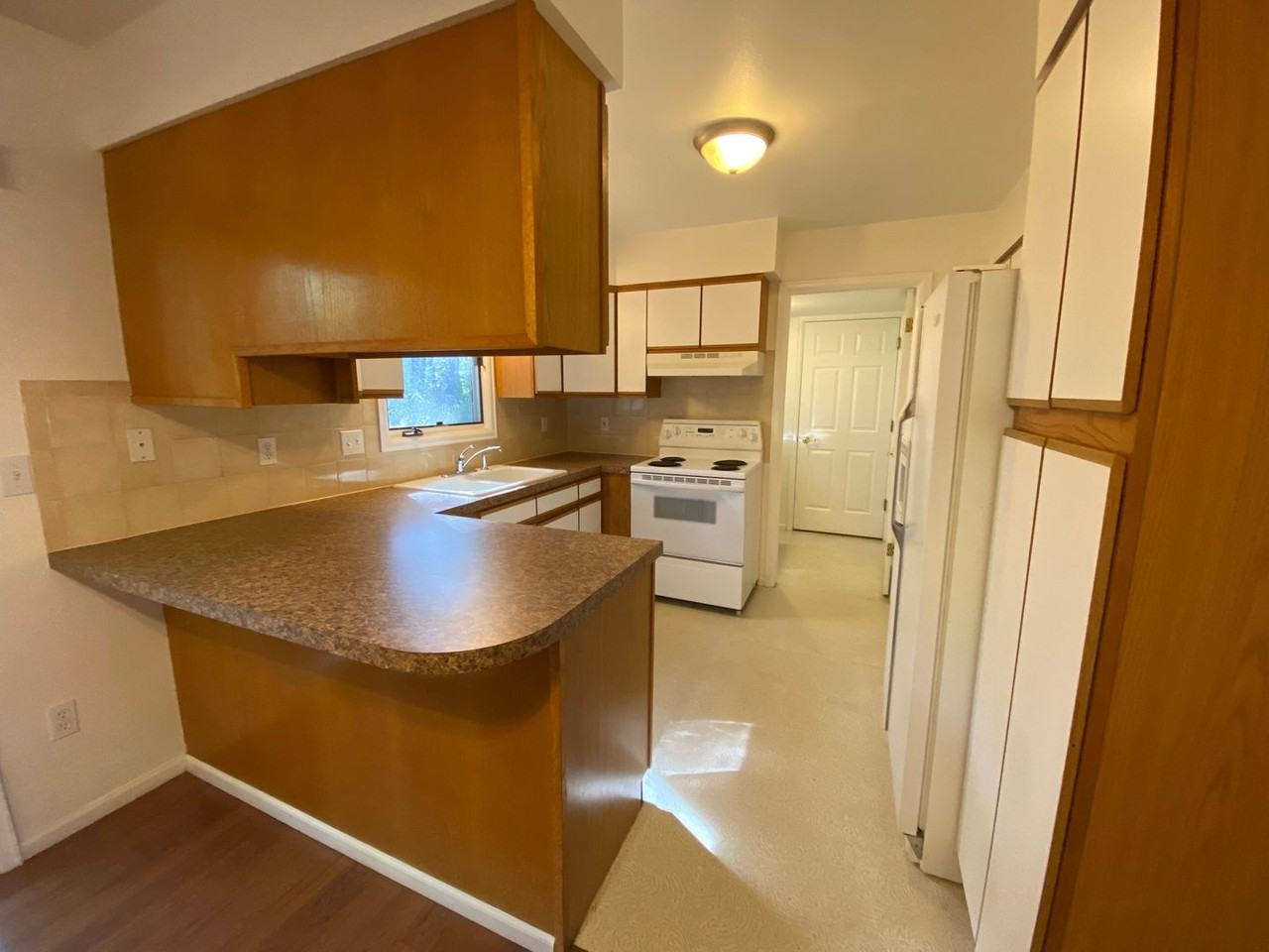 2612 Somerville Ct - Photo 4 of 17