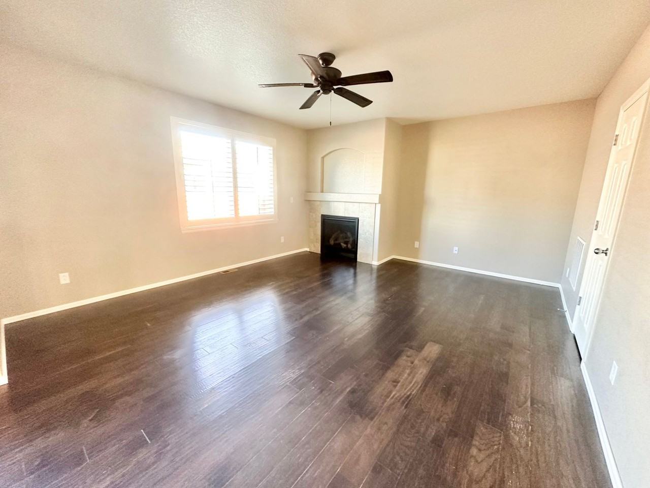 915 Campfire Dr - Photo 5 of 26