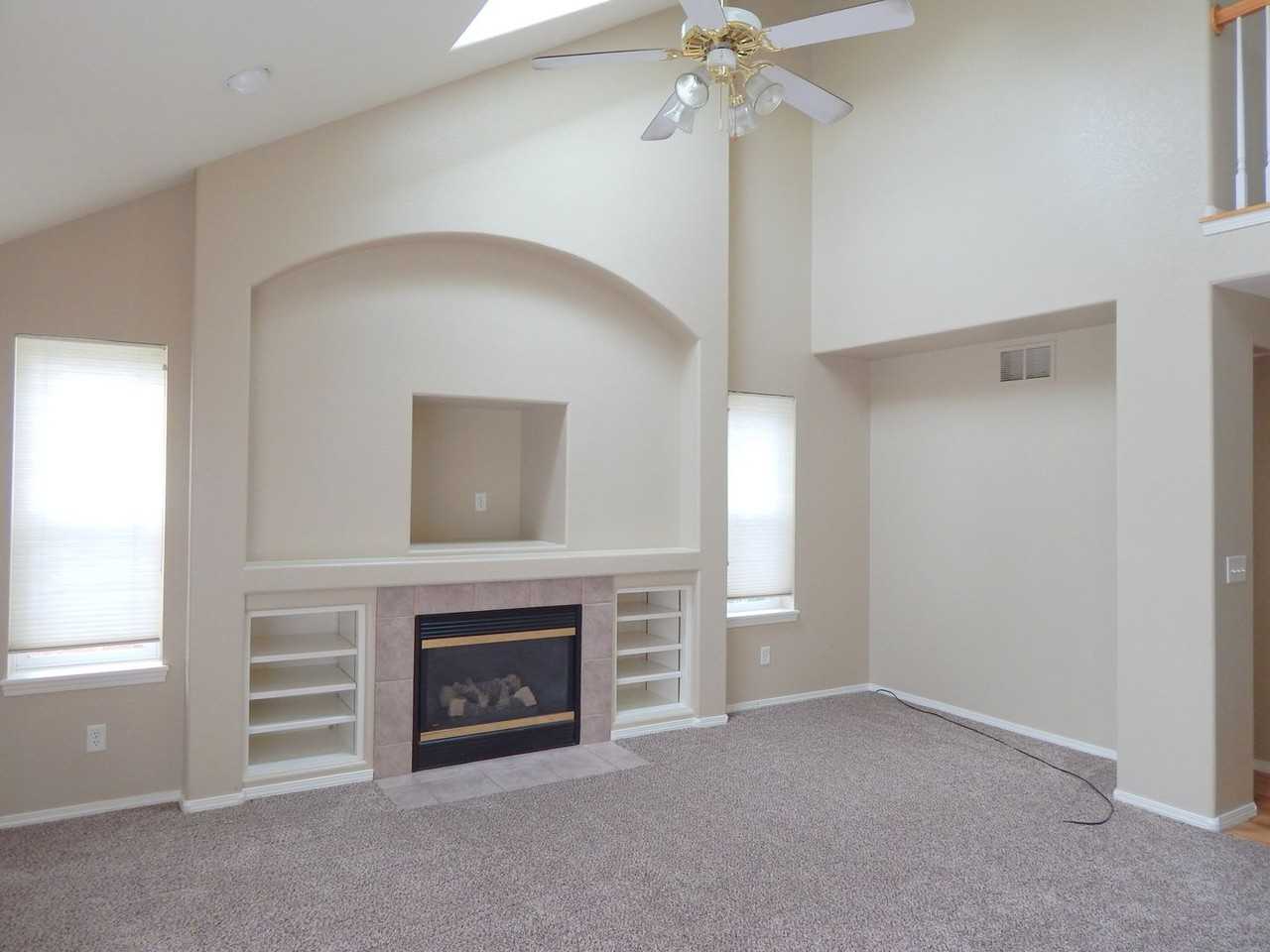 203 Cleopatra St - Photo 2 of 20