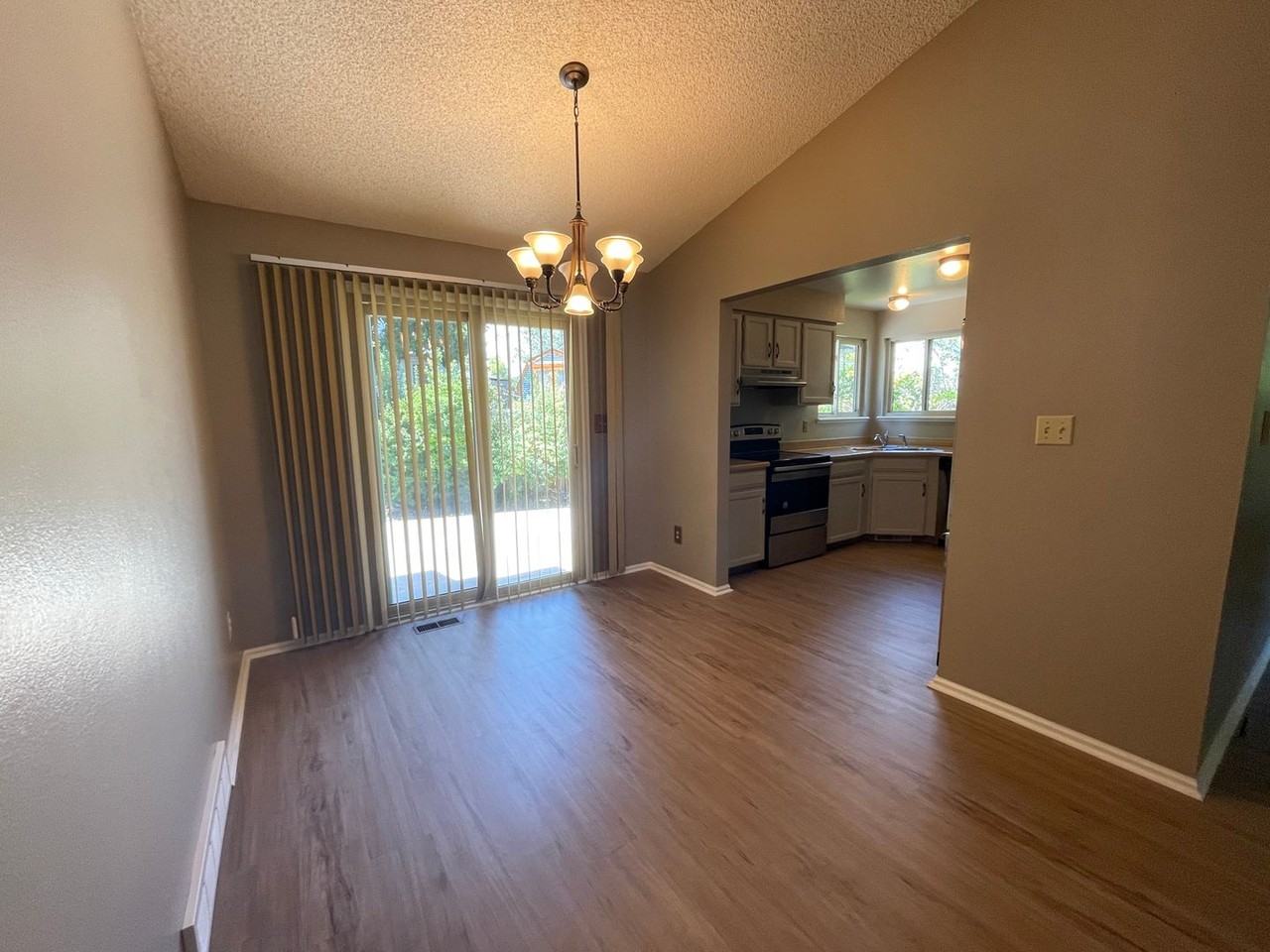 4425 Hollyhock St - Photo 3 of 20