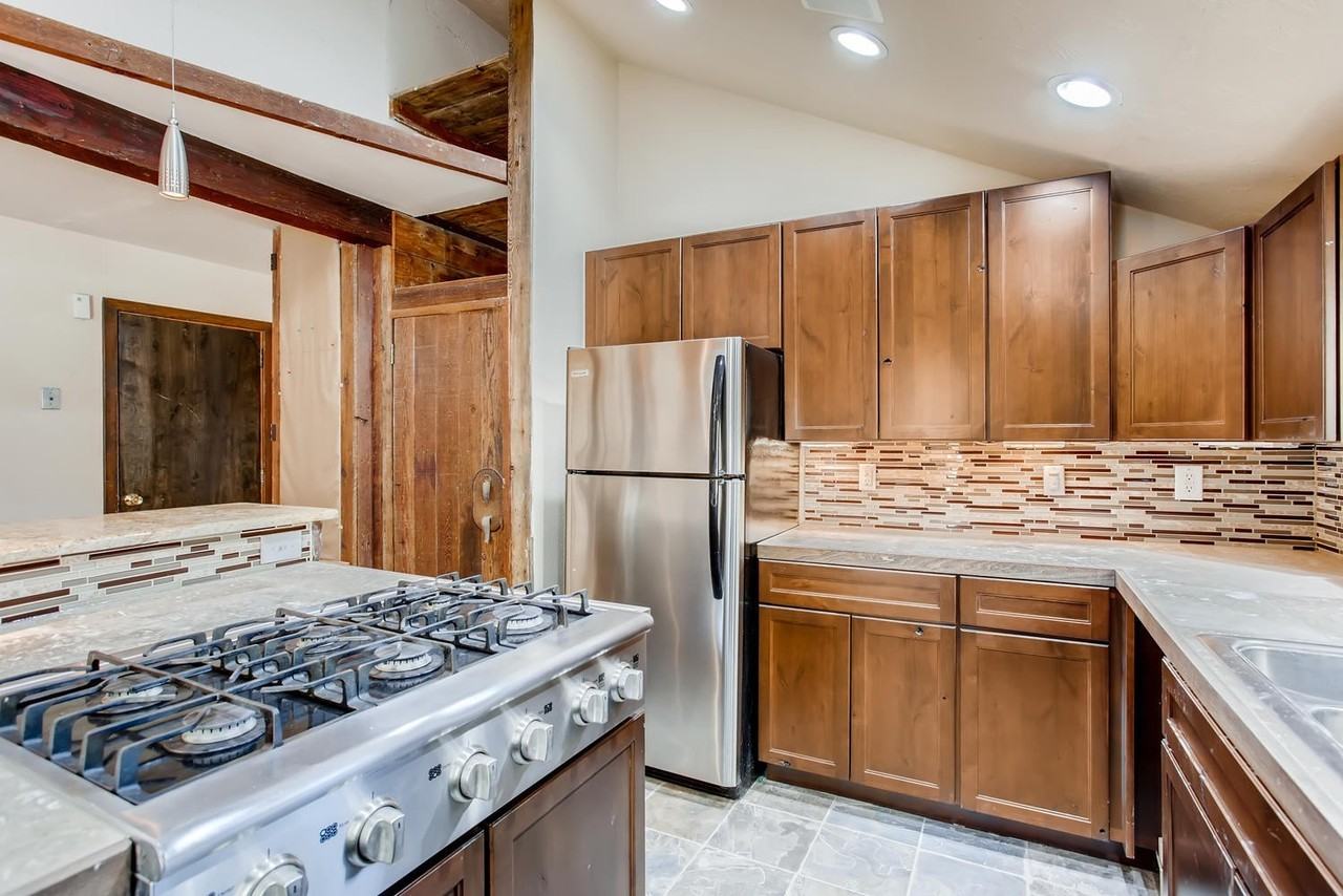 1525 Crestmore Pl - Photo 2 of 28