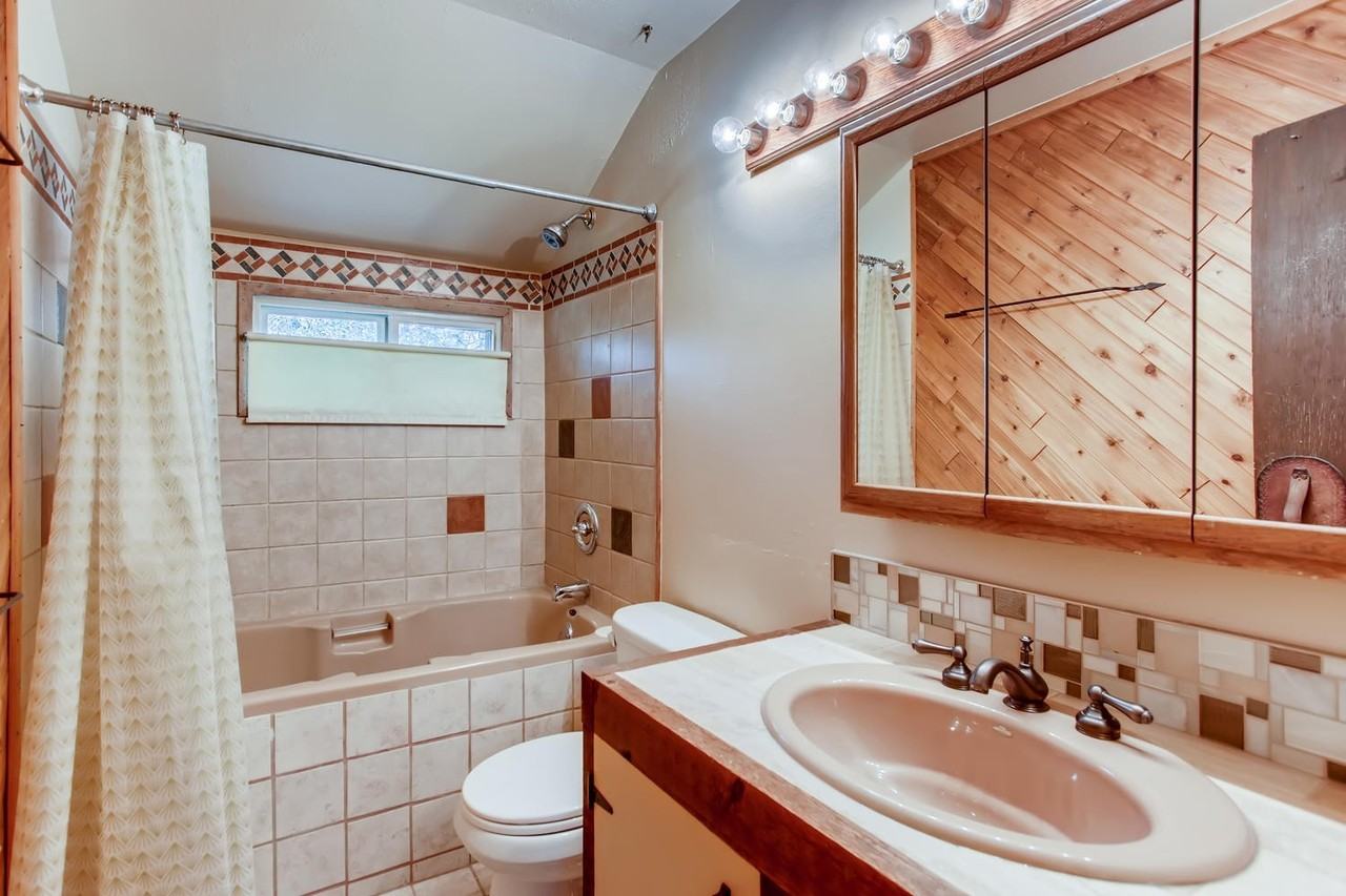 1525 Crestmore Pl - Photo 6 of 28