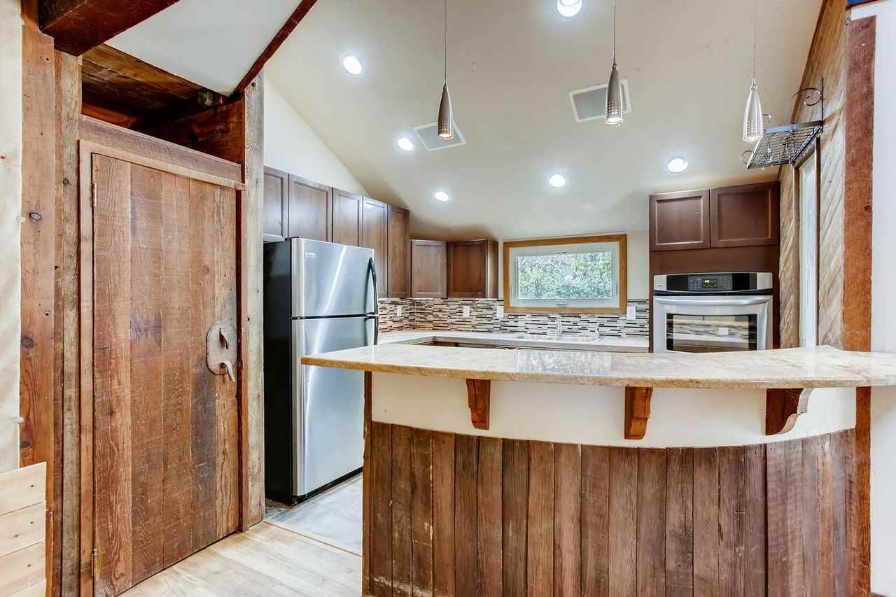 1525 Crestmore Pl - Photo 2 of 28
