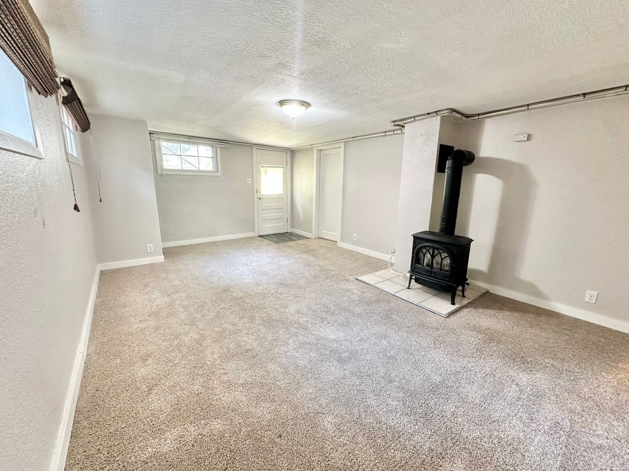 1023 1/2 Laporte Ave - Photo 3 of 11