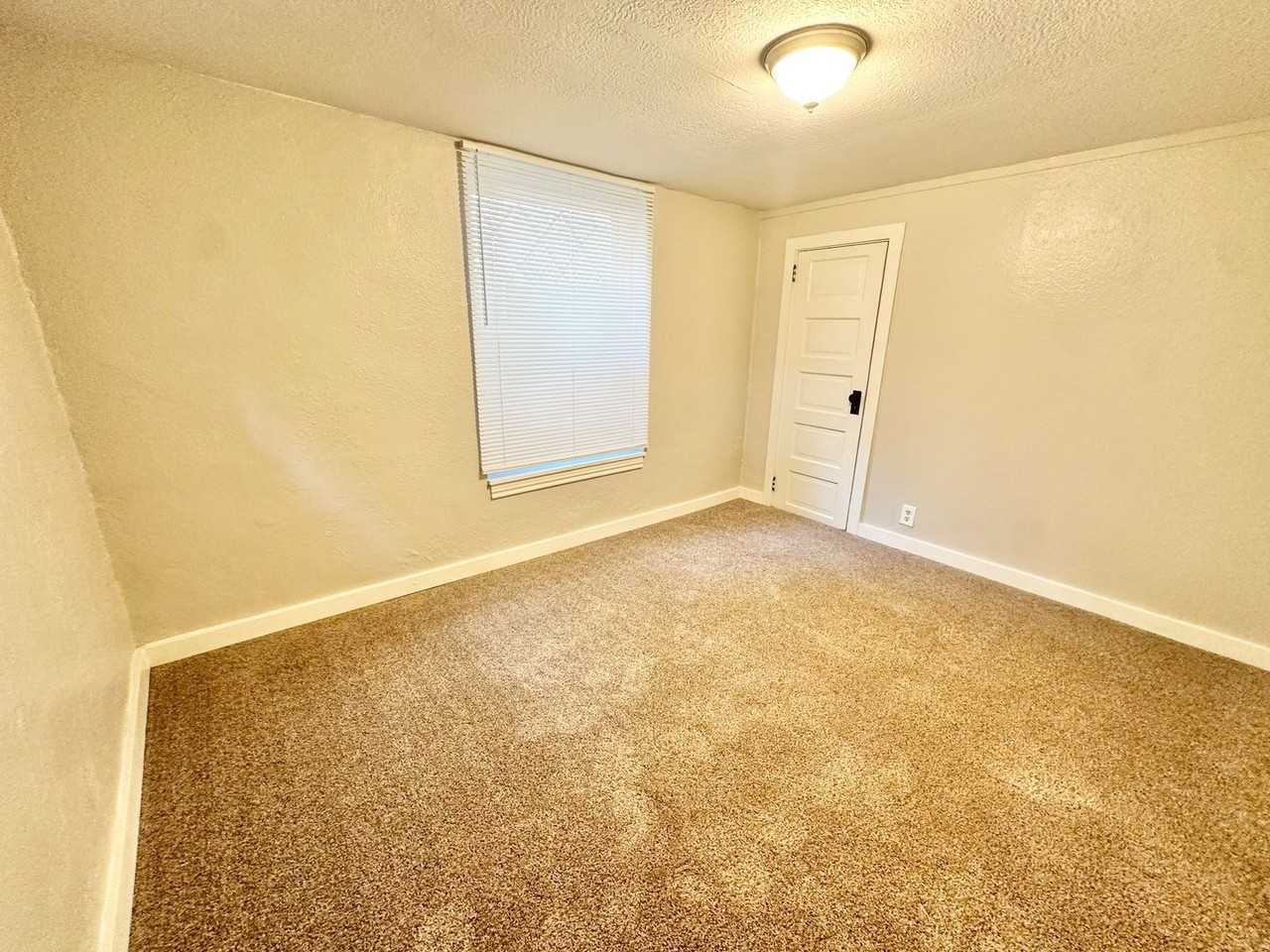 1023 1/2 Laporte Ave - Photo 6 of 11