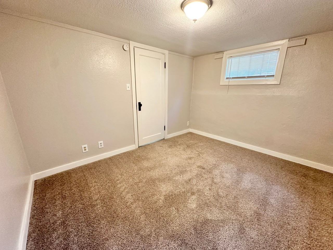 1023 1/2 Laporte Ave - Photo 7 of 11