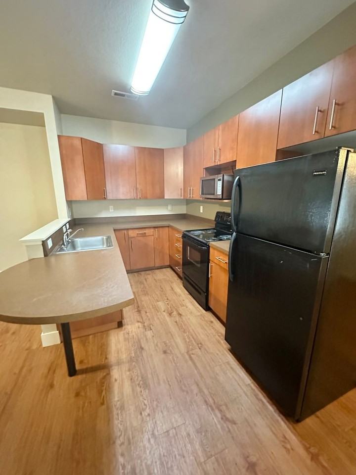 712 W Laurel St #1 - Photo 7 of 22