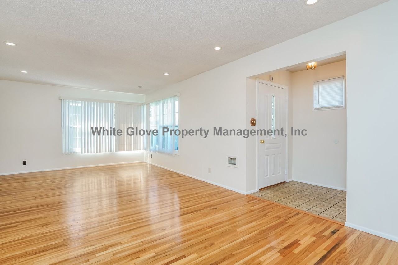 3812 W 172nd St - Photo 3 of 17