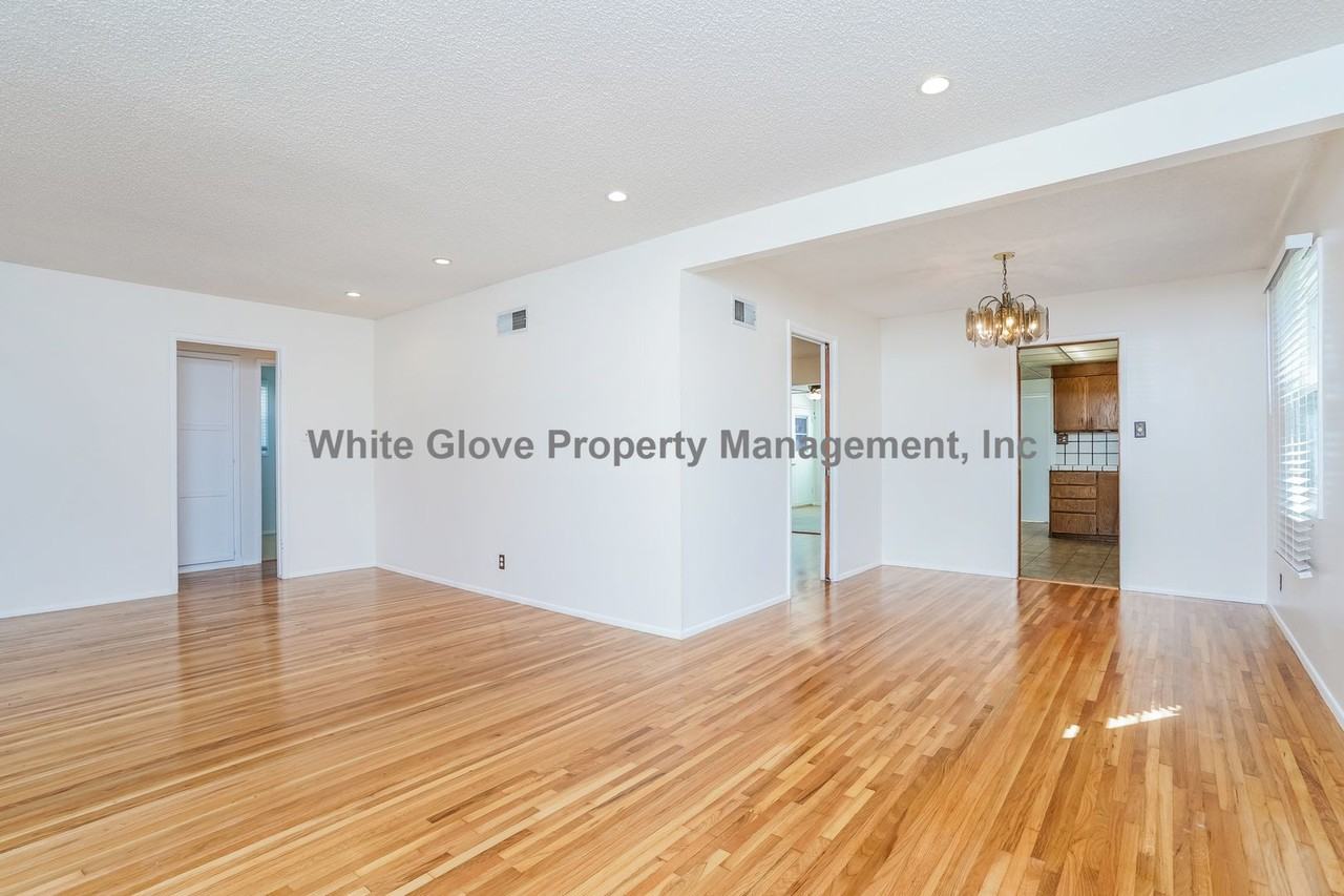 3812 W 172nd St - Photo 4 of 17