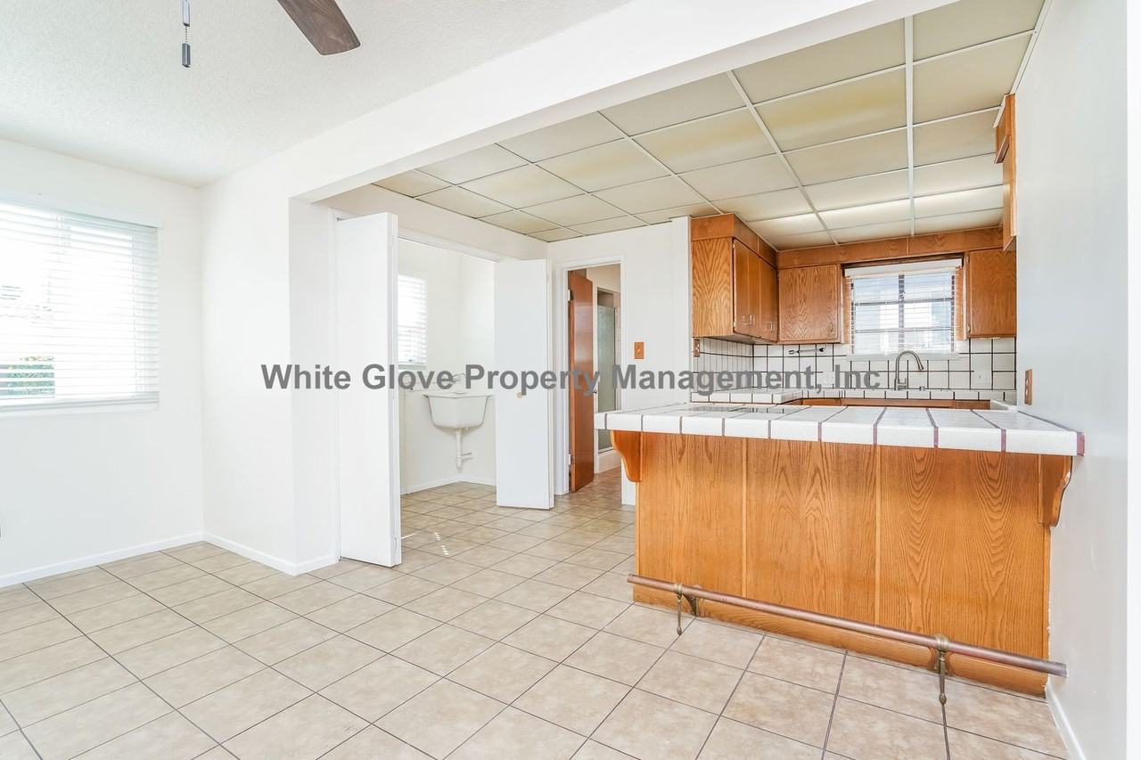 3812 W 172nd St - Photo 6 of 17