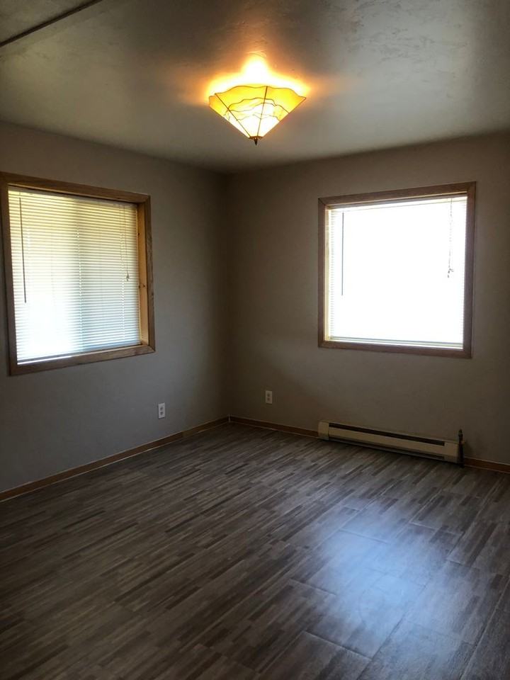 720 Easy St - Photo 2 of 11