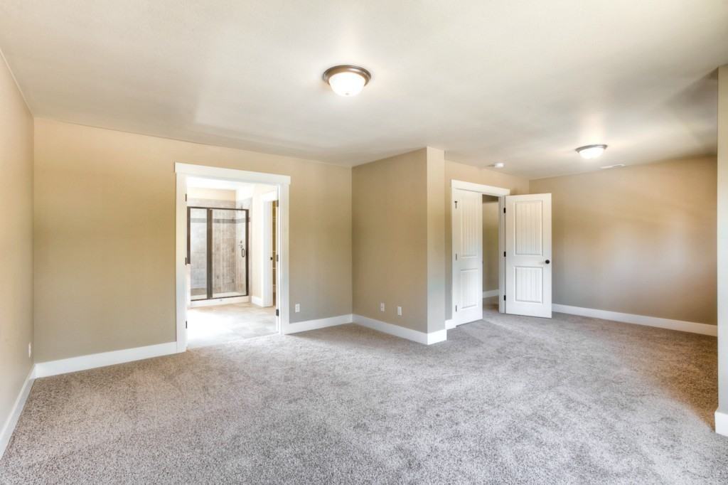 15024 82nd Ave E - Photo 7 of 11