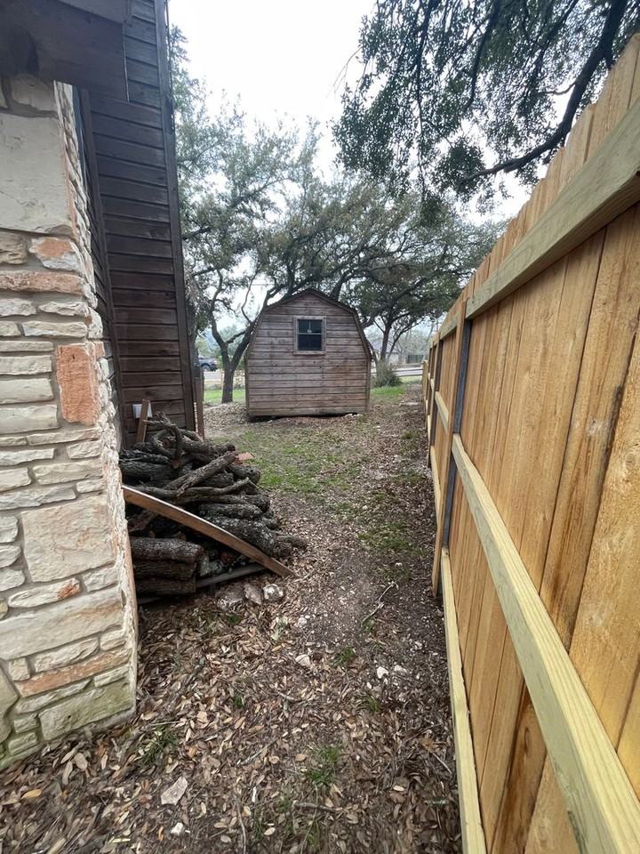 1609 Colleen Dr - Photo 5 of 17