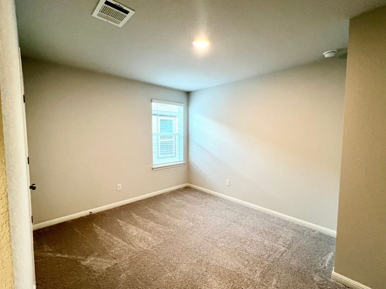 413 Alcatraz Loop - Photo 5 of 11