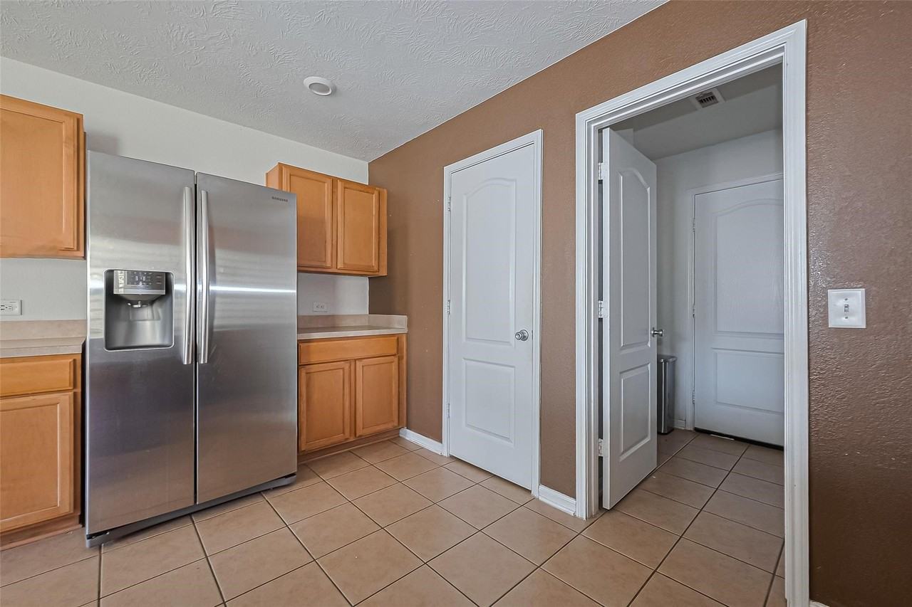 19229 Gunther Springs Ct #19229 - Photo 3 of 24