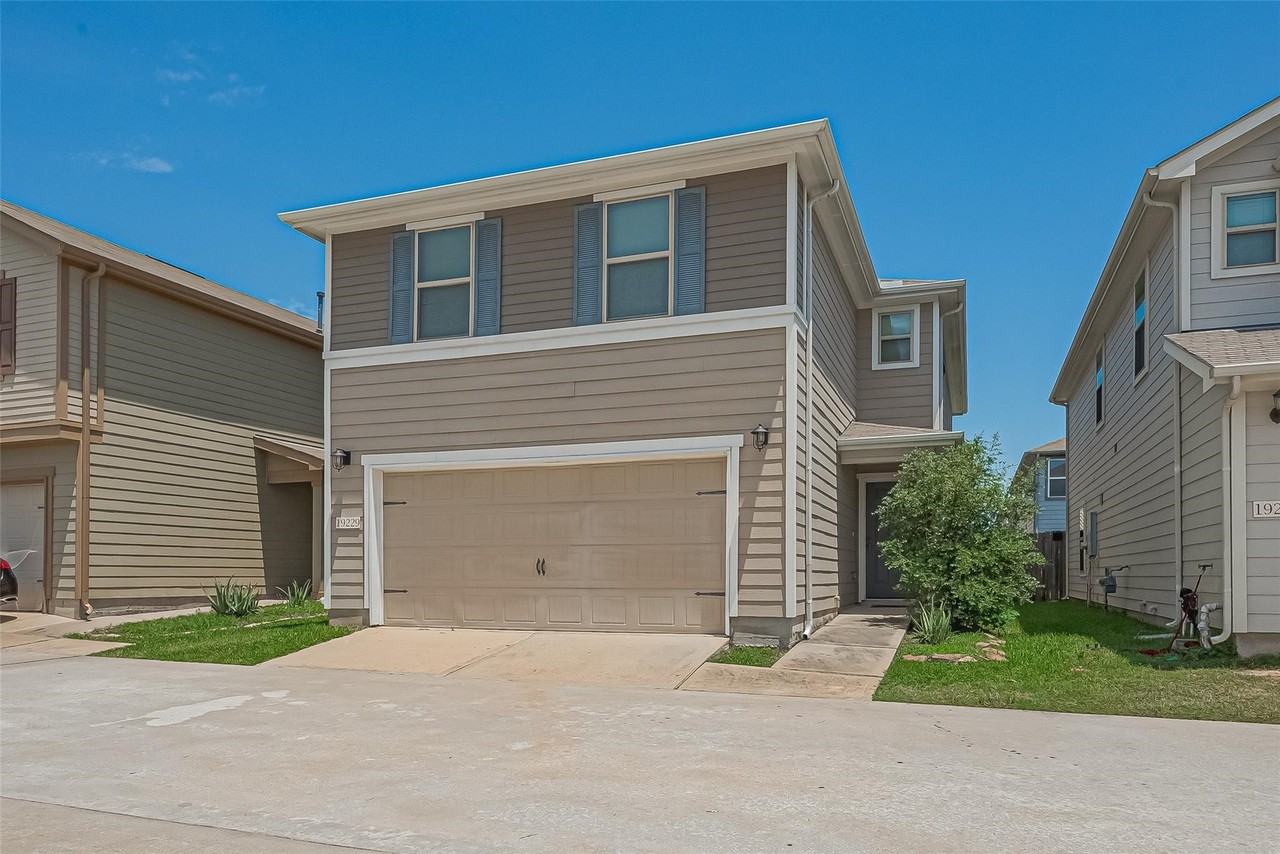 19229 Gunther Springs Ct #19229 - Photo 4 of 24