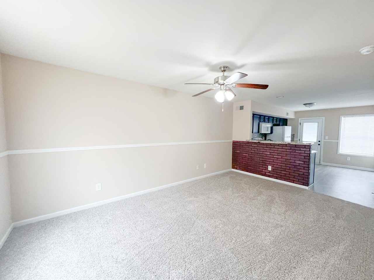 2264 Mccormick Ln - Photo 3 of 14