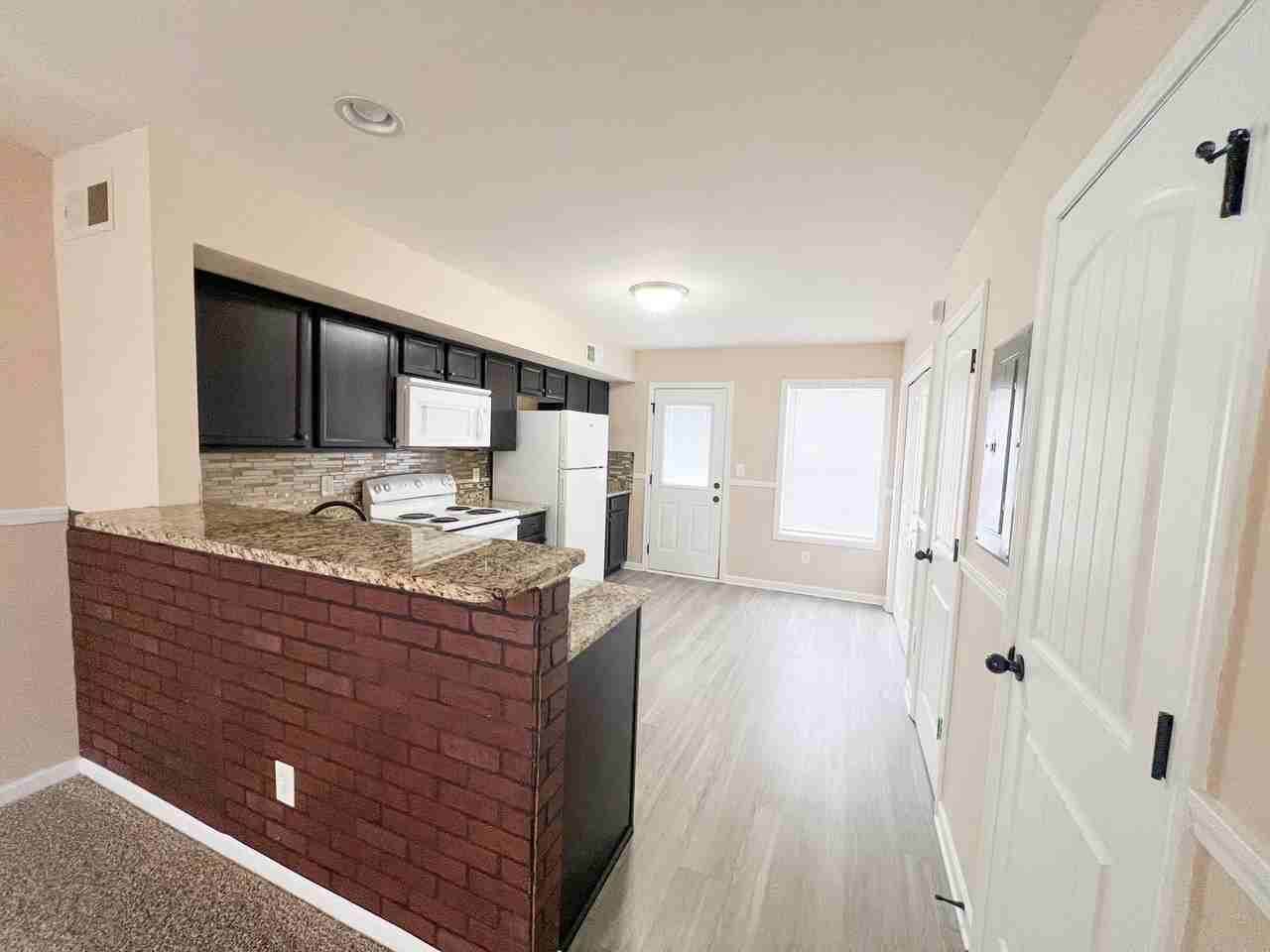 2264 Mccormick Ln - Photo 4 of 14