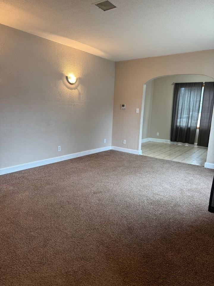 421 23rd Ave E - Photo 2 of 12