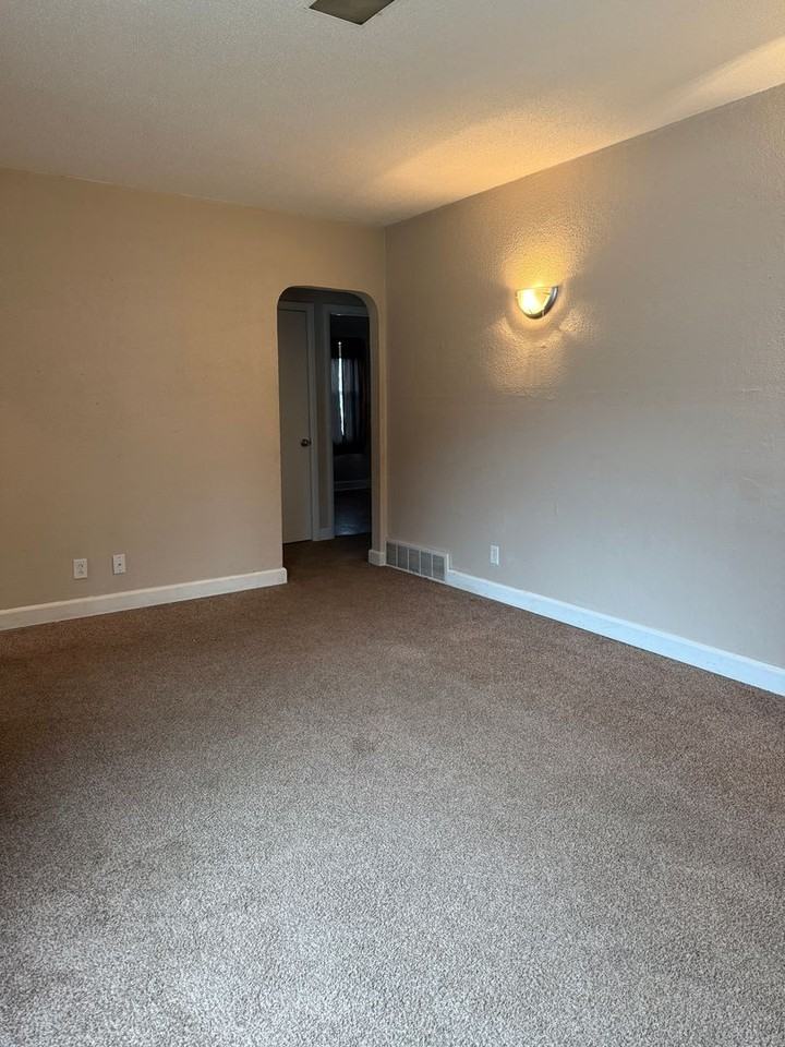 421 23rd Ave E - Photo 3 of 12