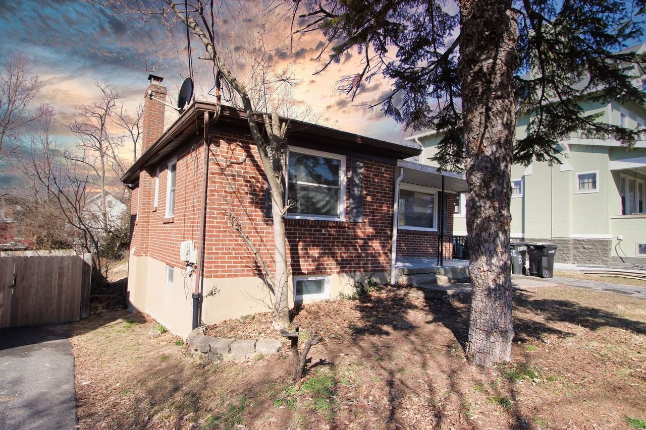 855 Academy Ave - Photo 2 of 19