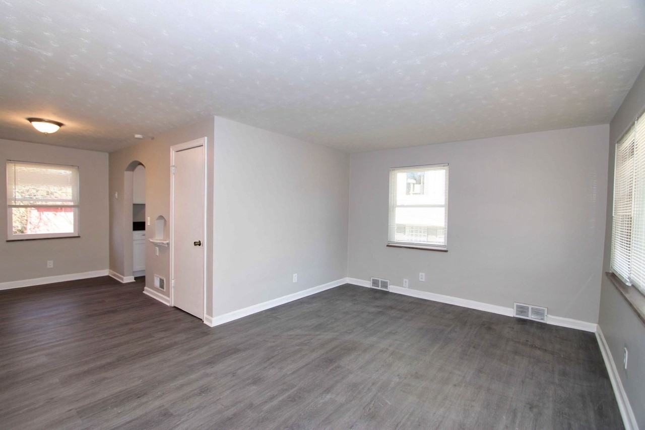 855 Academy Ave - Photo 5 of 19