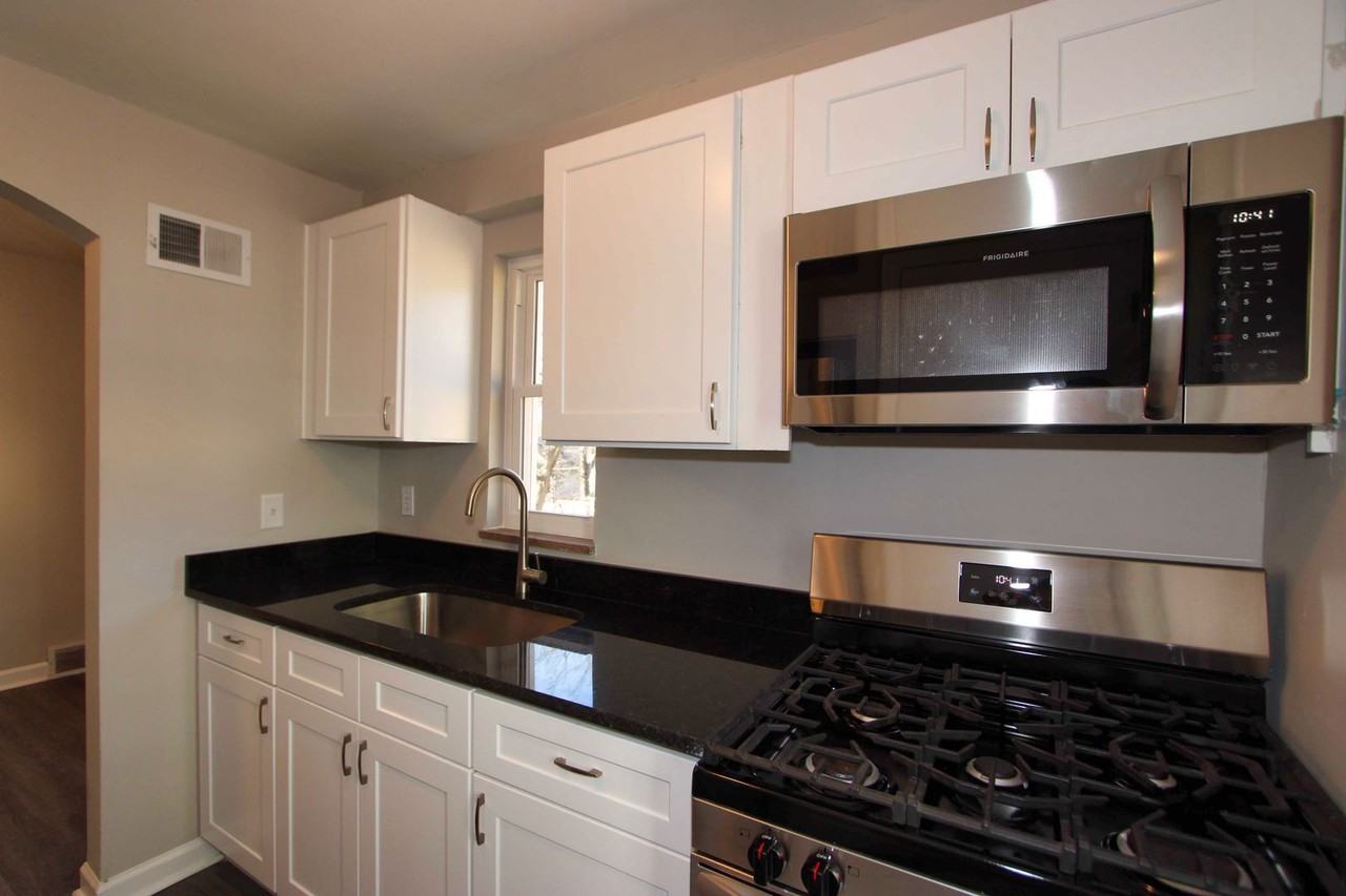 855 Academy Ave - Photo 7 of 19