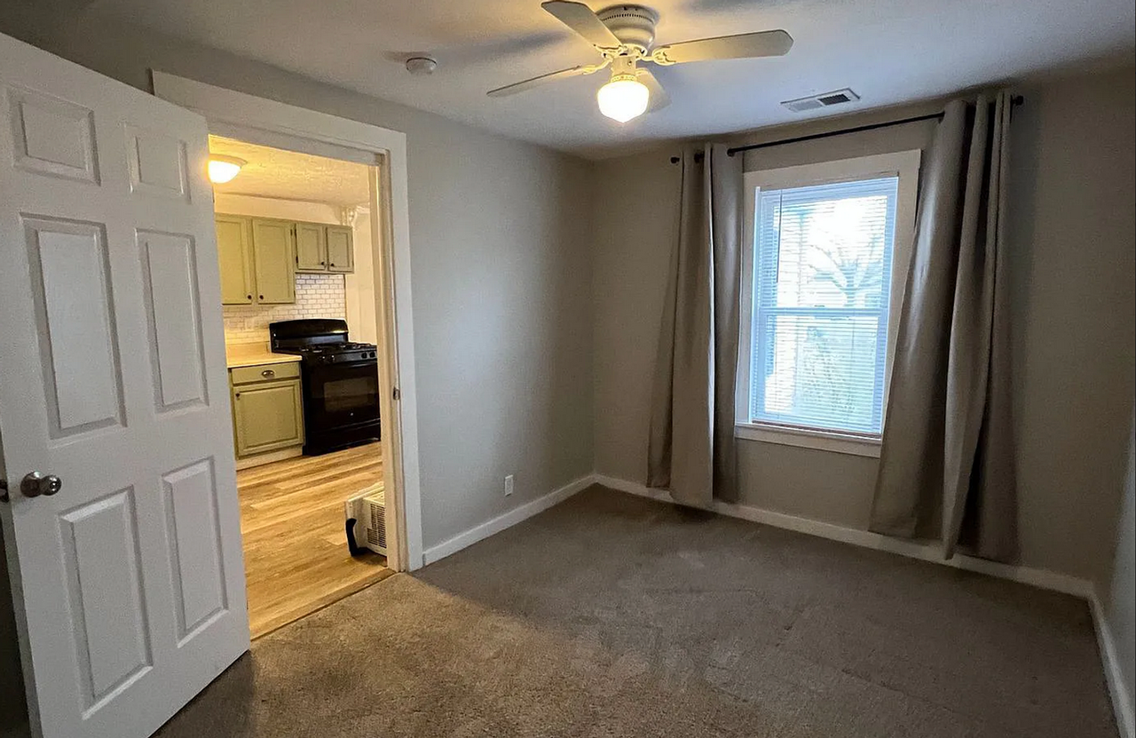 3023 Kingston Ave - Photo 6 of 10