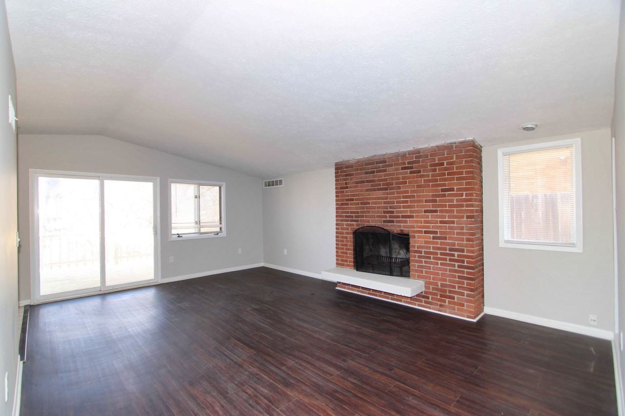 3130 Balsamridge Dr - Photo 3 of 30