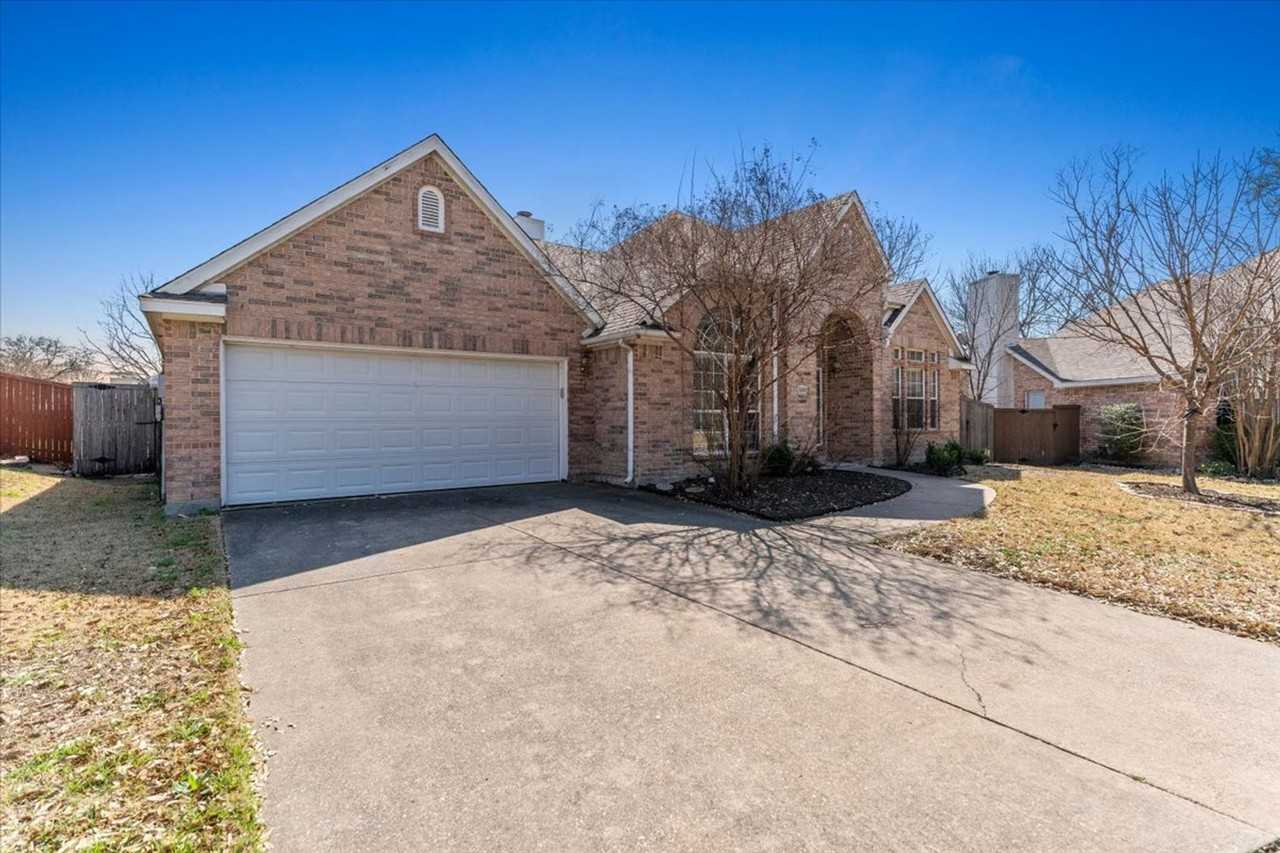 8408 Falconet Cir - Photo 2 of 40