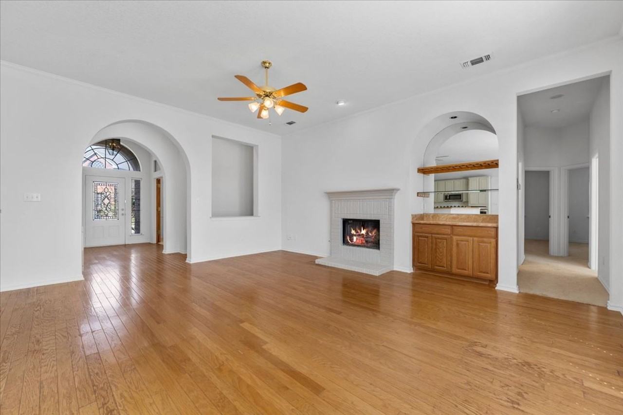 8408 Falconet Cir - Photo 3 of 40