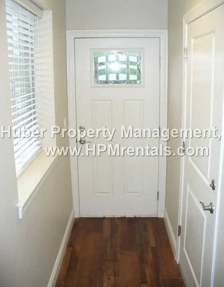 377 Landis Cir - Photo 2 of 8