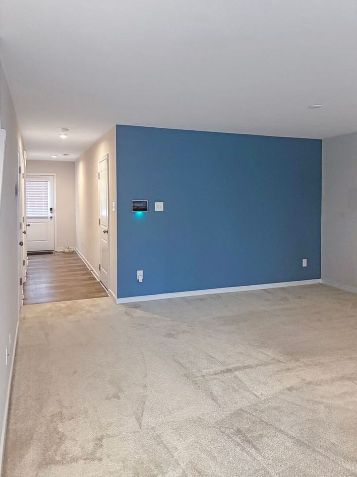 3396 Dewsberry Ln - Photo 4 of 17