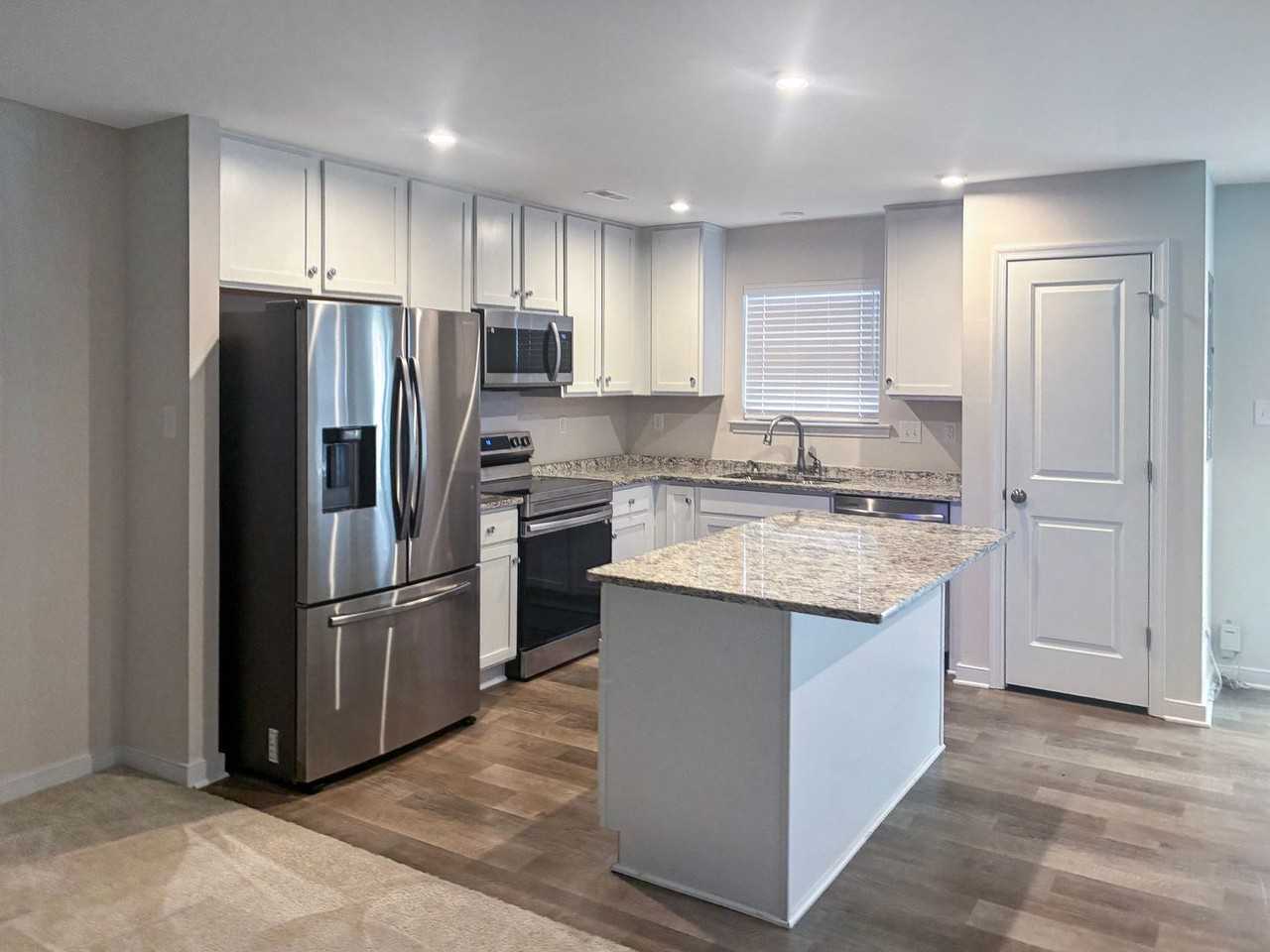 3396 Dewsberry Ln - Photo 7 of 17