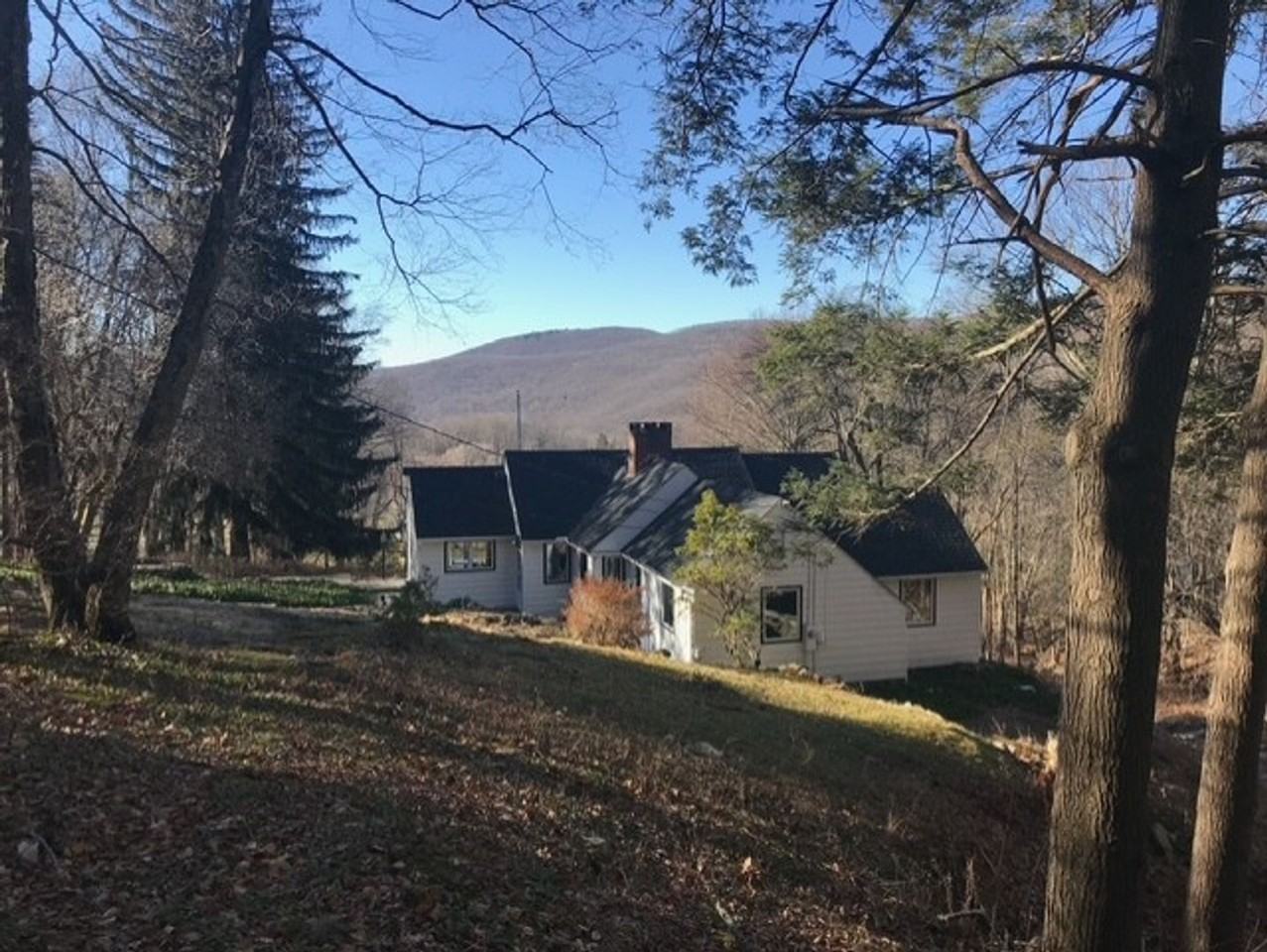 41 Botsford Rd - Photo 2 of 31